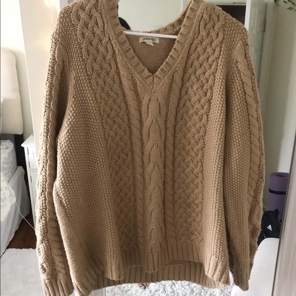 Women’s v-neck sweater
